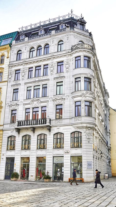 Judenplatz, 1th district of Vienna. #building #judenplatz #vienna #austria #street #travel #city #eveningvibes #romantic #aesthetic #innercity #streetphotography #cityscape #citylife #wallpapercelular #wallpaper Vienna Buildings, Vienna Architecture, Architecture References, Limestone House, Classic Apartment, Vienna City, Building Aesthetic, Public Space Design, Romantic Aesthetic