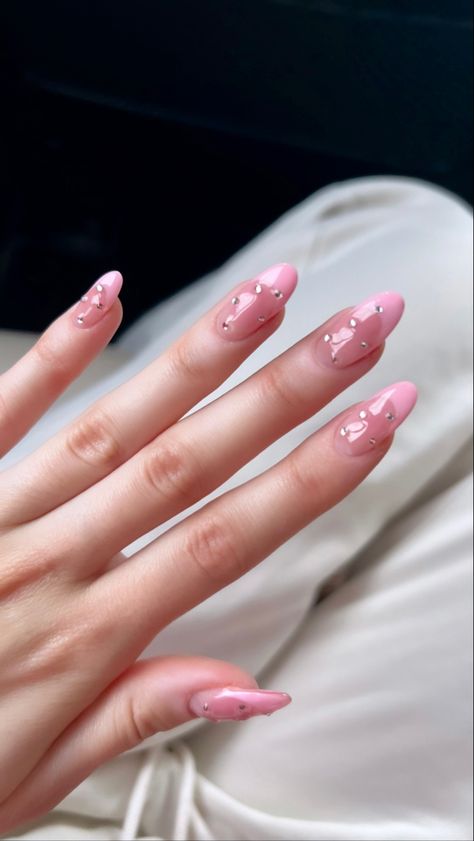 Pink frenchtip nails with rhinestones, euphoria nails Pink French Tip Nails Rhinestones, Light Pink French Tip With Rhinestones, Pink Rhinestones On Nails, Pink French Nails With Pearls, Pink Nails Gems Bling, Pink French Tip With Diamonds, Pink Almond Birthday Nails, Pink French Tips With Pearls, Pink Bedazzled Nails