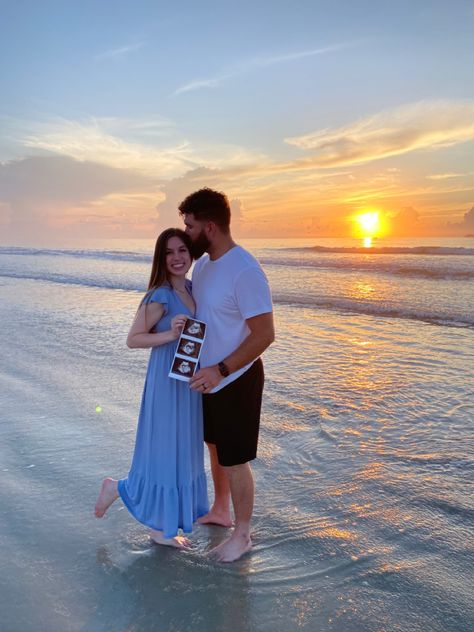 Gender Reveal Photoshoot Beach, Baby Announcement On Beach, Pregnancy Announcement At Beach, Pregnancy Announcement On The Beach, Beach Gender Reveal Photography, Beach Announcement Photos, Sunset Pregnancy Announcement, Hawaii Pregnancy Announcement, Pregnancy Announcement Beach Photos