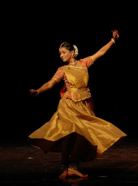 Jyoti singh kathak Kathak Dancer Aesthetic, Kathak Dance Poses, Kathak Dance Photography, Indian Classical Dance Aesthetic, Indian Dance Aesthetic, Kathak Dance Aesthetic, Kathak Photoshoot, April Manifestation, Classical Dance Aesthetic