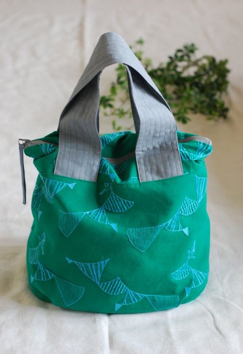 echino Zipper Top Sub Bag - PDF Pattern Kokka Fabric, Purse Sewing Patterns, Diy Handbag, Craft Sewing, Lightweight Bag, Eco Bag, Fabric Bags, Zipper Top, Fabric Bag