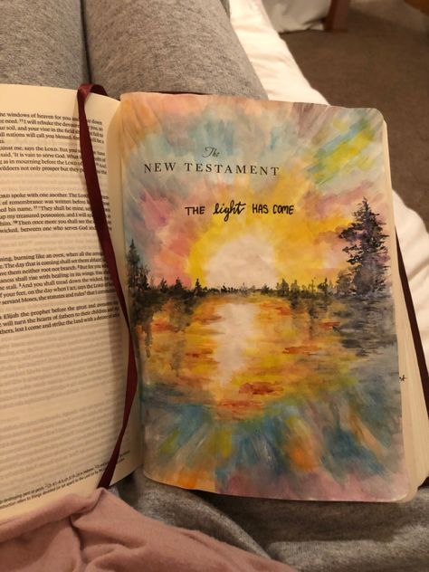 New Testament Art, Bible Watercolor Journaling, Bible Art Ideas, Bible Painting Ideas, Bible Decorations Ideas, Christian Art Ideas, Verse Drawings, Pretty Bibles, Bible Journaling Aesthetic