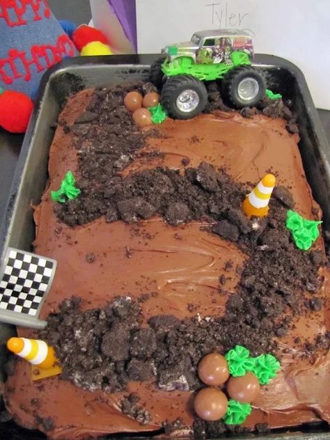 Homemade Monster Truck Themed Birthday Cake Cake Monster Truck, Monster Jam Birthday Cake, Monster Jam Cake, Monster Truck Birthday Cake, Truck Birthday Cake, Monster Jam Birthday Party, Monster Jam Birthday, Truck Birthday Cakes, Monster Truck Cake