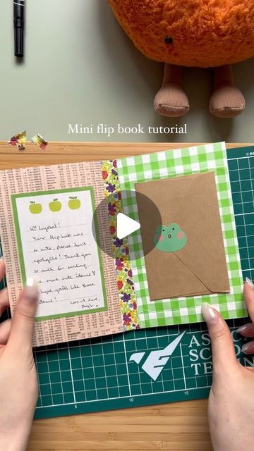 Diy Stickers With Tape And Parchment Paper, How To Use Tabs In Books, Sticky Tabs Book, Flip Book Tutorial, Paper Flip Book, Tape Bookmarks, Tape For Journal, Mini Flip Book, How To Make Something