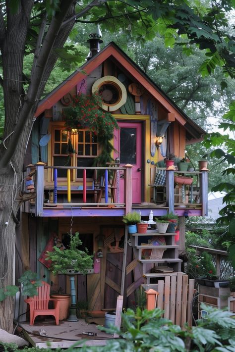 Treehouse Decorating Ideas, Play House Ideas Backyard, Cool Tree Houses For Kids, Wonderland Backyard, Whimsical Playhouse, Tree House Ideas, Whimsical Treehouse, Playground Backyard, Luxury Playhouses