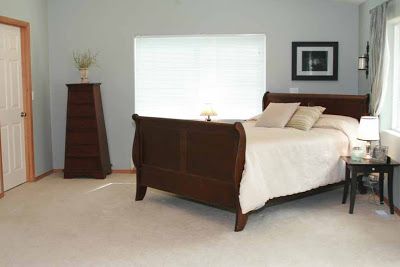 Diagnol Corner Bed Placement, Bed On Diagonal, Beds In Corner Of Room Diagonal, Diagonal Bedroom Layout, Bed In Corner Layout, King Size Bed In Corner Of Room, Kitty Corner Bed Bedrooms, Bed Diagonal In Corner, Diagonal Bed Placement Room Ideas