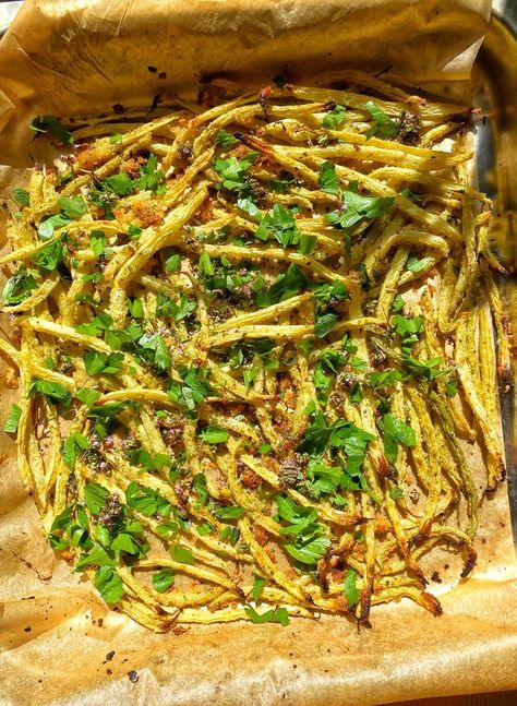 Roasted Garlic Wax Beans Boiled Beans, Quick Side Dish, Roasted Beans, Easy Vegan Lunch, Wax Beans, Cream Pasta, Quick Side Dishes, Wax Bean, Plant Based Whole Foods