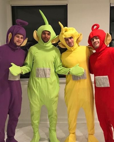 4 Man Halloween Costume, Quadruplet Costume Ideas, Meme Group 4 People, Pfp Group Picture, Funny Halloween Costumes For Four People, Matching Outfits 4 Friends, Group Pfp 3 People, Costume Ideas For Groups Of 4, Halloween Ideas 4 People