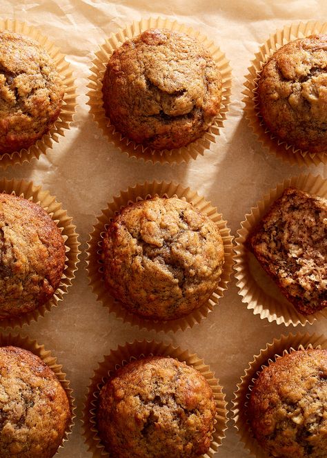 Easy One Bowl Banana Muffins - Fork Knife Swoon Banana Apple Muffins, Apple Banana Muffins, Dark Chocolate Banana, Vegan Banana Muffins, Gluten Free Banana Muffins, Apple Muffin Recipes, Banana Muffins Easy, Banana Bread Loaf, Banana Muffin