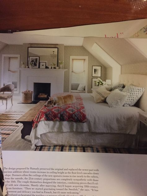 Rectangular mirror over fireplace with smaller photos leaning against it.  Layered bed linens. Green Bed Linen, Layered Bed, Mirror Over Fireplace, Mirror Above Fireplace, Bed Linen Inspiration, Bed Linen Design, White Linen Bedding, White Duvet Covers, Simple Bed