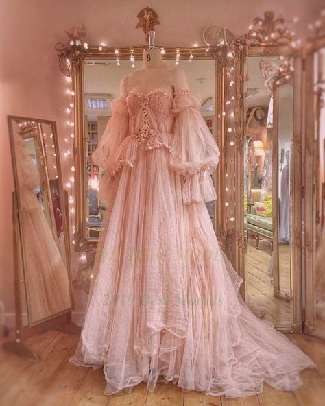 Debut Gowns 18th Elegant, Chotronette Dresses, Debut Gowns, Fairy Gown, Cliff Wedding, Gown Photography, Goddess Outfit, Violet Wedding, Big Dresses