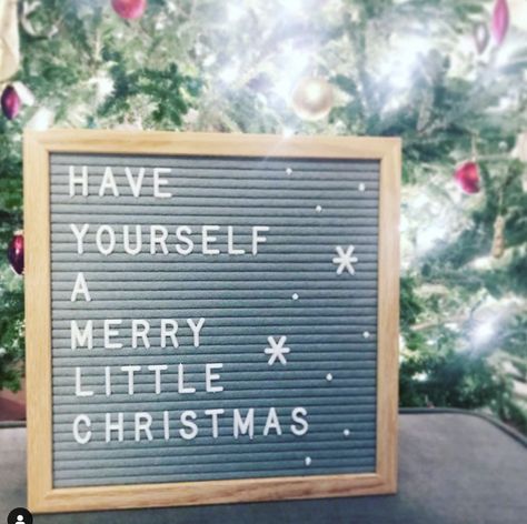 Felt Letter Board Christmas, Christmas Board Sayings, Letter Board Christmas Ideas, December Letter Board Quotes, Christmas Quotes For Letter Board, Letter Board Christmas Quotes, Christmas Word Board, Cute Christmas Letter Board Quotes, Christmas Letterboards