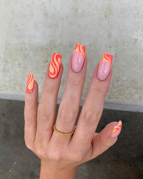 *ad fruity swirls 🍑🧡🍊 using @the_gelbottle_inc peach daiquiri and twiggy ring is @monicavinader inspo @_nailsbyjulianna | Instagram Orange Swirl Nails, Peach Daiquiri, Swirl Nails, 2024 Nails, Nail Color Trends, Edge Nails, Nail Drawing, Spring Nail Colors, Trends For 2024