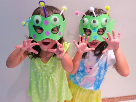 Kids Alien Costume, Diy Alien Costume, Diy Alien, Alien Costumes, Alien Mask, Alien Crafts, Alien Party, Alien Costume, Masks Crafts