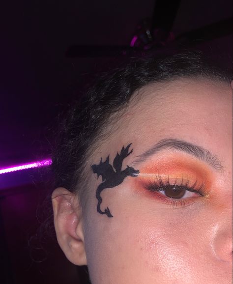 makeup
eyeshadow
crazy makeup
crazy eyeshadow
dragon
dragon makeup
fire
fire makeup
makeup looks Dragon Eye Makeup, Dragon Eyeliner, Dragon Makeup, Makeup Themes, Easy Makeup, Makeup Artistry, Dragon Eye, Easy Video, Artistry Makeup