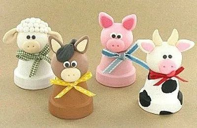 Pothead Planters, Mini Clay Pot Crafts, Pot Animals, Food Booth, Terra Cotta Pot Crafts Diy, Farm Animal Crafts, Clay Pot Projects, Flower Pot People, Clay Pot People