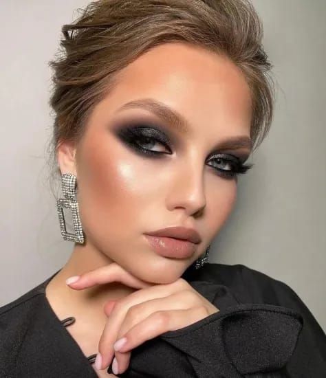 Winter Make-up, Makeup For Girls, Rock Makeup, Smokey Eye Makeup Look, Bold Eye Makeup, Eye Makeup Looks, Eye Makeup Styles, Chic Makeup, Wearing A Mask