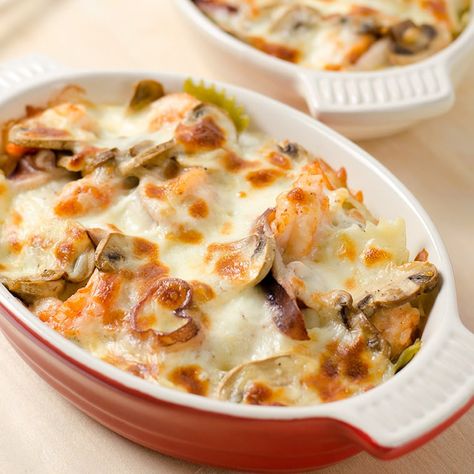 Baked Seafood Pasta Seafood Pasta Bake, Baked Seafood, Chinese Seafood, Seafood Bake, Food Seafood, Seafood Pasta Recipes, Pasta Casserole, Seafood Pasta, Seafood Dinner