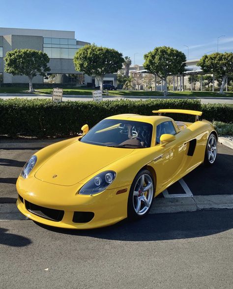 Porsche Carerra GT painted in Fayence Yellow  Photo taken by: @ronnierenaldi on Instagram Yellow Porsche, Porsche Boxter, Yellow Cars, Dream Whip, Midnight Club, Carrera Gt, Porsche Carrera Gt, Porsche Gt3, Yellow Car