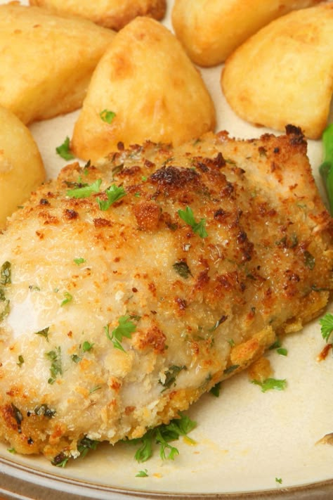 Weight Watchers Parmesan Garlic Chicken is a favorite chicken dinner that's family friendly and delicious. Baked Garlic Parmesan Chicken, Garlic Parmesan Chicken, Baked Garlic, Beverage Recipes, Parmesan Chicken, Stuffed Chicken, Idee Pasto Sano, Garlic Parmesan, Ww Recipes