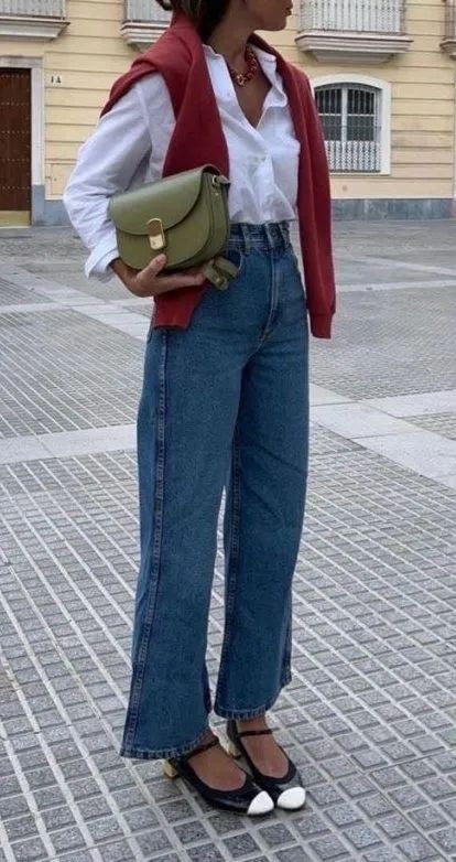 jeans and button up blouse outfits Cardigan And Button Up Outfit, Button Up Casual Outfit, Button Up And Jeans Outfit, Professional Jeans Outfit, Casual Old Money, Jeans Blazer Outfit, Casual Everyday Outfits, Long Coat Outfit, Capsule Wardrobe Outfits