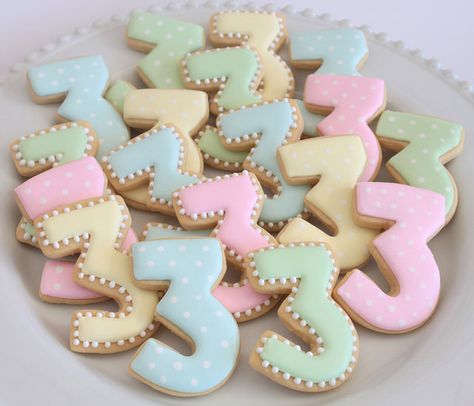 Number 3 cookies by Miss Biscuit | by Miss Biscuit Number 3 Cookies, Letter Cookies, Fondant Numbers, Number Cookies, 3 Cookies, Biscuit Ideas, Alphabet Cookies, Number Cake Toppers, Iced Biscuits