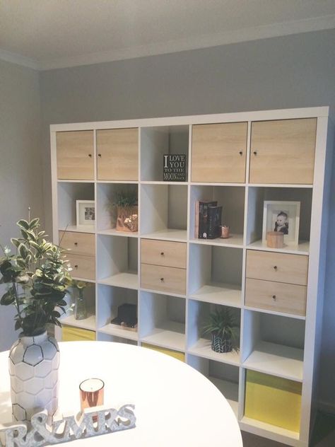 Kallax 5x5, Cube Storage Bedroom, Kallax Kids Room, Ikea Closet Hack, Ikea Cubes, Kallax Ikea, Ikea Diy, Cube Storage, Book Shelf