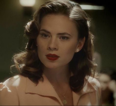 Agent Carter Hair, 1940s Aesthetic, Hayley Atwell, Peggy Carter, Agent Carter, And Peggy, Classic Actresses, Marvel Girls, Marvel Women