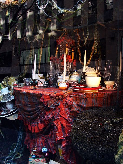 Anthropologie Window Display | Flickr - Photo Sharing! Anthropologie Christmas Display, Christmas Display Window, Christmas Window Display Retail, Anthropologie Window Display, Anthropologie Display, Anthropologie Christmas, Display Retail, Window Display Retail, Store Window Displays