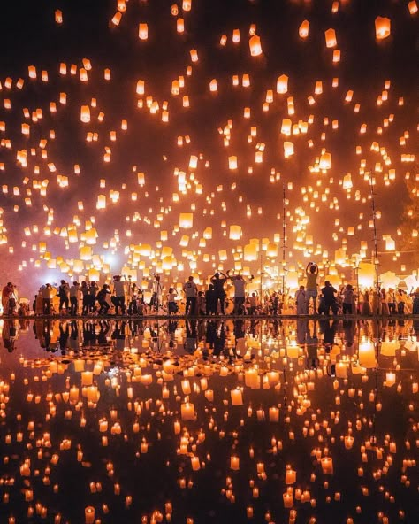 22 Celebrations of Culture From Around the World Floating Lantern Festival, Floating Lanterns, Sky Lanterns, Festivals Around The World, Lantern Festival, Beautiful Places To Travel, Chiang Mai, Thailand Travel, Nature Travel