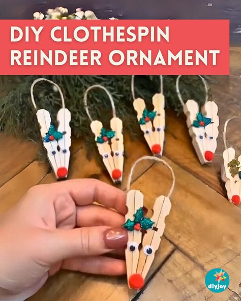 Make the cutest Christmas ornament for your Christmas tree using wooden clothespins! Find the instructions here. Clothespin Reindeer, Reindeer Clothespin, Clothes Pin Ornaments, Clothespin Crafts Christmas, Clothespin Diy Crafts, Clothespins Diy, Wooden Clothespin Crafts, Diy Joy, Christmas Clothespins