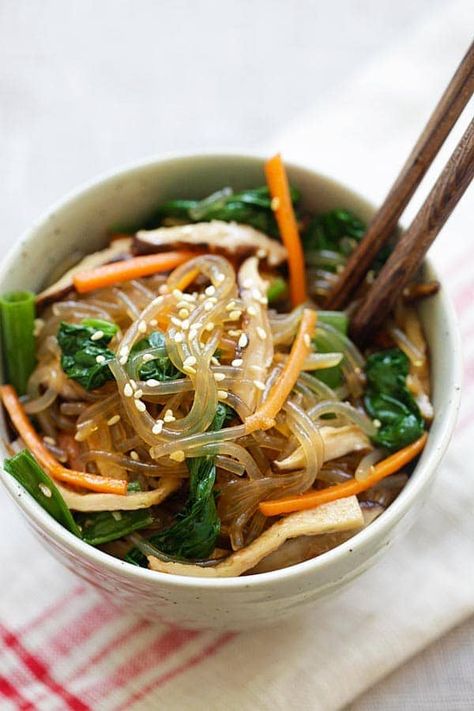 Chap Chae, Korean Japchae, Japchae Noodles, Japchae Recipe, Sweet Potato Noodle Salad, Korean Noodle Dishes, Korean Sweet Potato, Kelp Noodles, Korean Noodles