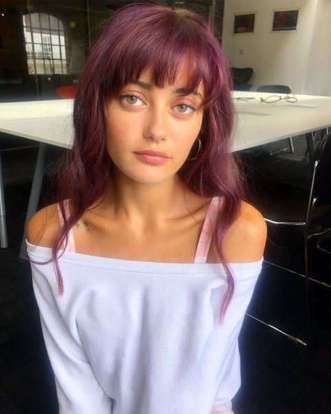 Plum Hair Color Ideas, Plum Hair Color, River Aesthetic, 2000s Tv Shows, Hair Color Plum, Ella Purnell, Plum Hair, Face Photo, Lady Biker