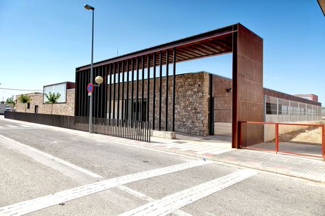 Guard House, School Entrance, Warehouse Design, Entrance Gates Design, House Design Exterior, Boundary Walls, Industrial Architecture, Lan Can, Urban Furniture