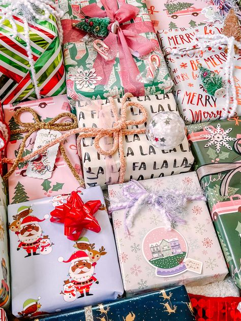 Gift wrapping services in Chicago will make your life easier this holiday season! Wrapping Santa Gifts Kids, Birthday Present Wrapping, The Happiest Season, Christmas Present Wrapping, Happiest Season, Christmas Wrapping Ideas, Chicago Gifts, Diy Wrapping, Kid Christmas