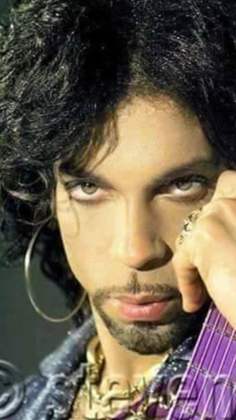 Prince The Singer, Prince Makeup, Dahomey Amazons, Dennis Haysbert, Prince Photos, Prince Concert, Prince Musician, Prince Images, Prince Tribute