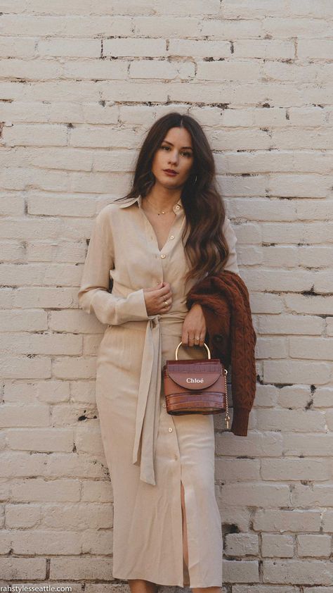 Beige Dress Outfit, Fall Italy Outfits, Silk Shirt Outfit, Beige Shirt Dress, Sarah Christine, Sarah Butler, Chic Fall Outfit, Soft Feminine Outfits, Nude Outfits