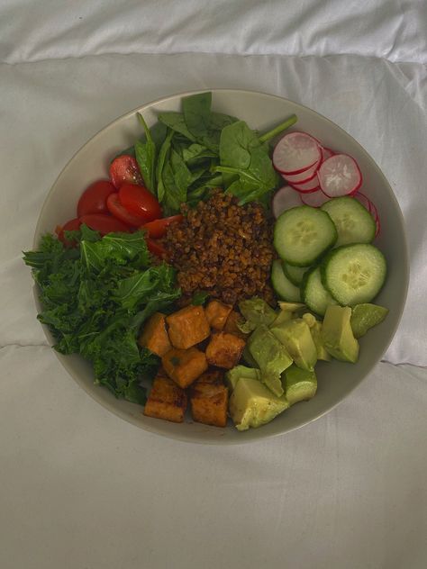 buddha bowl
vegan 
healthy 
aesthetic Tempeh Aesthetic, Grain Bowl Aesthetic, Budha Bowls, Lunch Aesthetic, Bowl Aesthetic, Vegan Buddha Bowl, Grain Bowl, Buddha Bowl, Fitness Blog