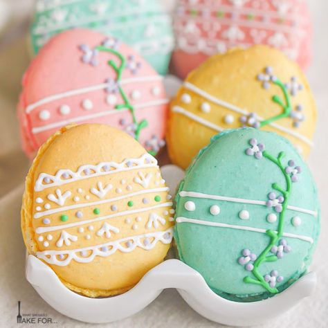 Macarons Easter, Easter Macaroons, Egg Macarons, Kue Macaroon, Easy Easter Treats, Patisserie Fine, Easter Snacks, Macaron Cookies, 귀여운 음식 그림