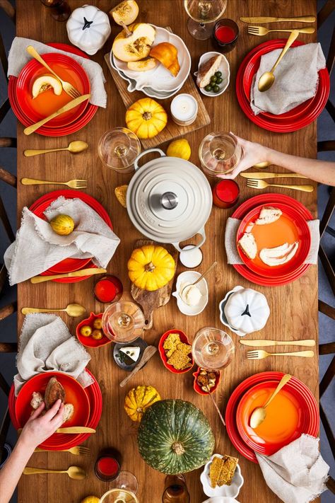 Set the scene with a perfectly spooky spread. Shop Le Creuset's Halloween Collection in store or online. Le Creuset Table Setting, Le Crueset, No Tricks Just Treats, Halloween Plates, Sugar Jar, Small Kitchen Decor, Woks, Köstliche Desserts, Setting Ideas