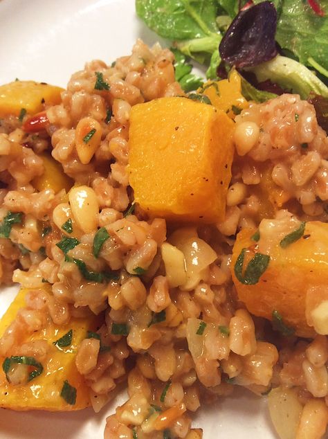 Farro With Butternut Squash, Farro And Butternut Squash Recipes, Faro And Butternut Squash, Butternut Squash And Farro Recipes, Farro And Mushroom Recipes, Pearled Farro Recipes, Healthy Grain Side Dishes, Farro Casserole Recipes, Farro Side Dish