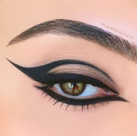 Eyeliner Inspo, Graphic Eyeliner, Eyeliner Makeup, Clay Paint, Eye Makeup Designs, Emo Makeup, Makeup Eyes, Edgy Makeup, Black Makeup