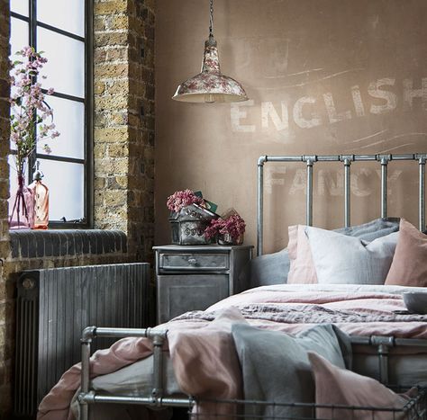 Understated Typography in Bedroom - Carole Poirot and Sophie Bush Industrial Decor Bedroom, Industrial Bedroom Design, Vintage Bedroom Decor, Retro Bedrooms, Industrial Bedroom, Vintage Industrial Decor, Small Bedroom Designs, Vintage Industrial Furniture, Woman Bedroom