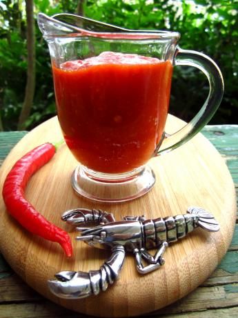 Copycat Franks Red Hot Sauce- from scratch (fresh or canned cayenne peppers plus garlic, white vinegar, salt) Red Hot Sauce Recipe, Franks Red Hot Sauce, Hot Pepper Recipes, Hot Sauce Recipe, Cayenne Pepper Sauce, Sauce Au Poivre, Homemade Hot Sauce, Franks Red Hot, Hot Sauce Recipes