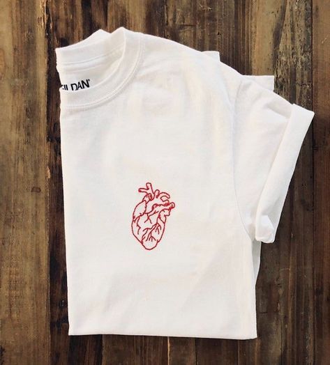 Hand Embroidered Shirt, Anatomy Shirts, Embroidered T Shirt, Embroidered Apparel, Diy Embroidery Designs, Kurti Embroidery Design, Custom T Shirt Printing, Embroidery Tshirt, Anatomical Heart