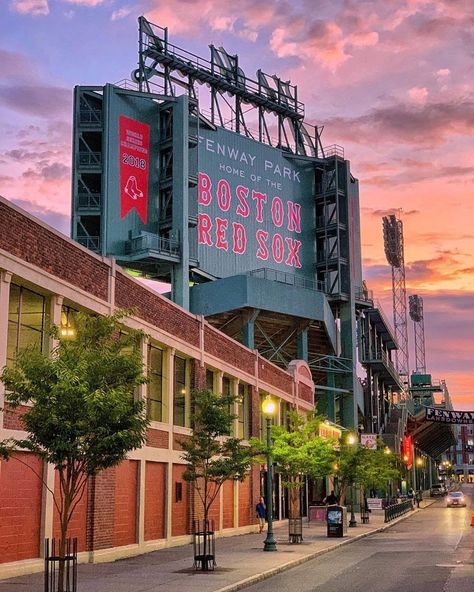 Boston Aesthetic, Fenway Park Boston, America City, Mlb Stadiums, Massachusetts Travel, Baseball Park, Living In Boston, Fenway Park, Boston Sports