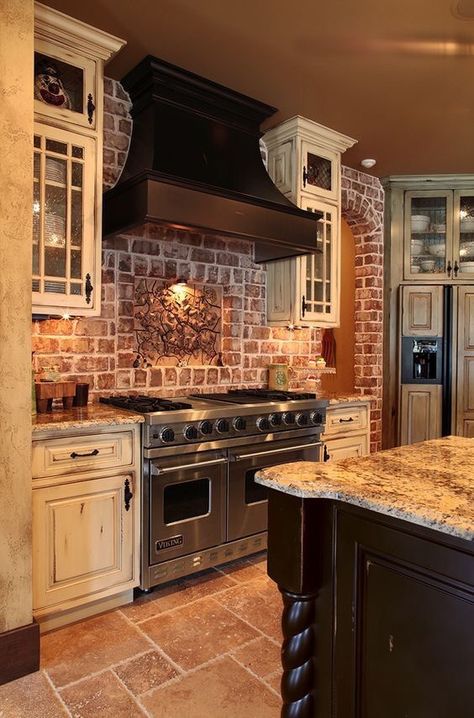 Country kitchen with accent brick backsplash Hobbit Kitchen, Dapur Rustic, Modern Farmhouse Kitchen Cabinets, Farmhouse Kitchen Backsplash, Gallery Kitchen, Rustic Kitchen Cabinets, Brick Backsplash, Farmhouse Kitchen Cabinets, Kitchen Cabinets Makeover