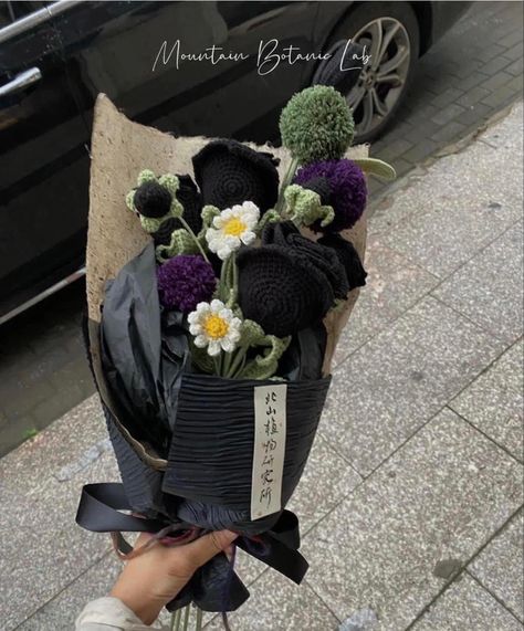 Black Flower Crochet, Spooky Crochet Bouquet, Black Crochet Bouquet, Black Crochet Flower, Black Crochet Flower Bouquet, Crochet Bouquets, Man Bouquet, Tulips Bouquet, Black Bouquet