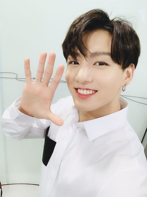 His smile 🥰 Jeongguk Jeon, Jungkook Selca, Body Picture, Bae Suzy, Jeon Jeongguk, Celebrity Art, Fan Fiction, Jungkook Cute, Jung Kook