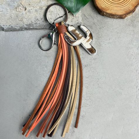 Cactus Keychain with Tassel https://chiccover.store/products/cactus-keychain-with-tassel The Chic Cover #Hot Saddle Charms, Jw Gift Ideas, Cactus Keychain, Keychain With Tassel, Desert Chic, Blue Zones, Southwest Style, Purse Charms, Key Chains